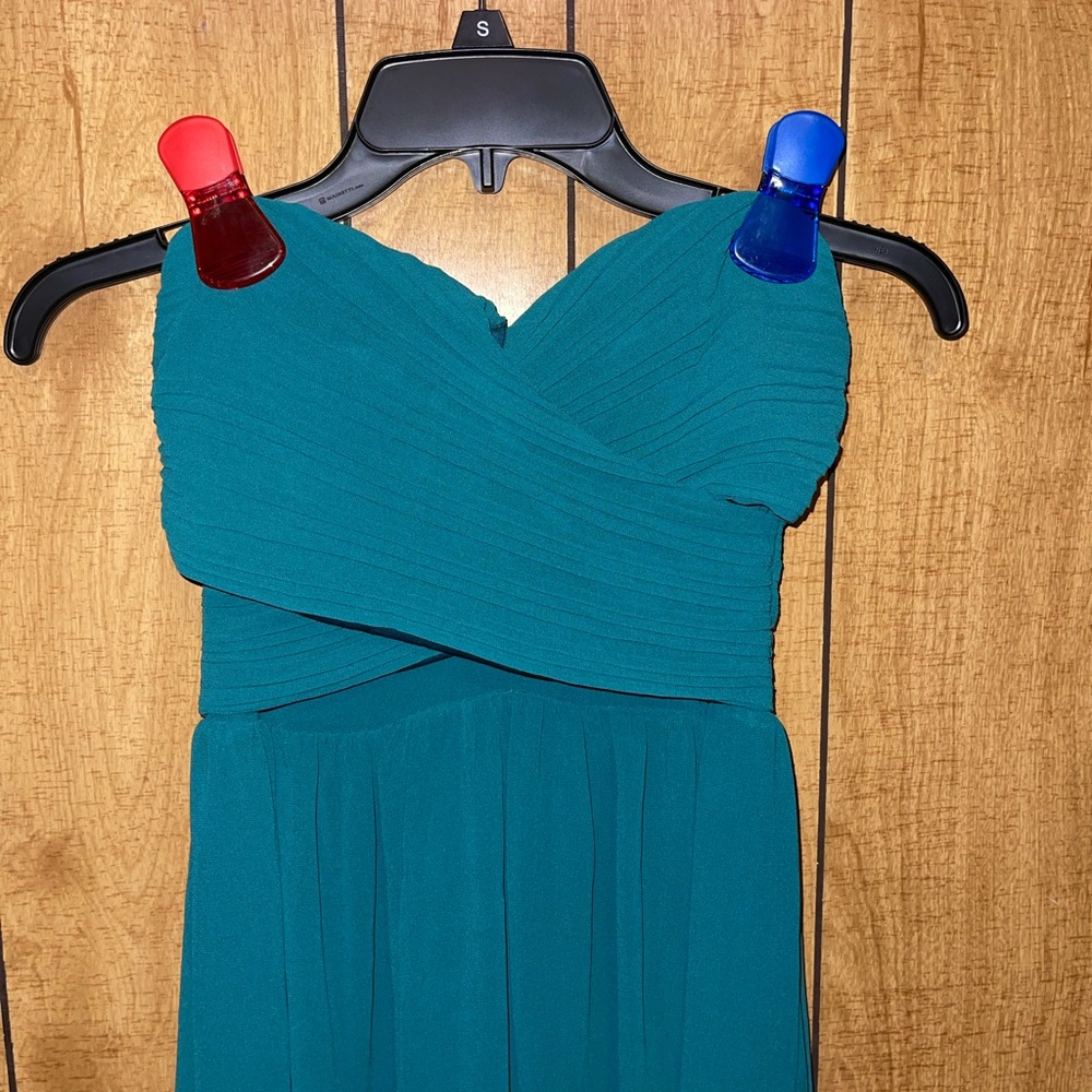 I never went to prom because of COVID, that’s why I’m selling it.